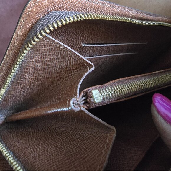 Louis Vuitton Porte Monnaie Zip Around Wallet Monogram - Picture 7 of 10